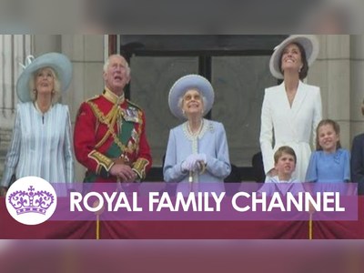Royal Family Watch Jubilee Flypast from Buckingham Palace