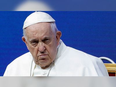Pope tells young Italians to stop being 'selfish' and 'egotistical' and have more children instead of pets